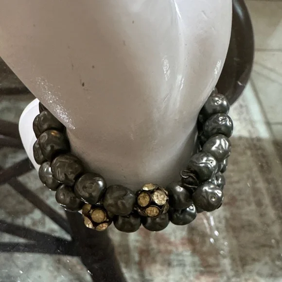 Elegant Beaded Bracelet - Picture 6 of 7